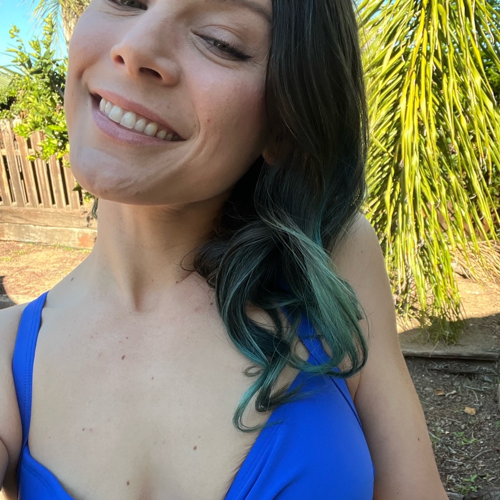 Blue bikini - Picture 10 of 10